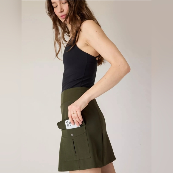 Athleta Endless High Rise Cargo Skort Aspen Olive Green Activewear Skirt Size 14 - Picture 3 of 11